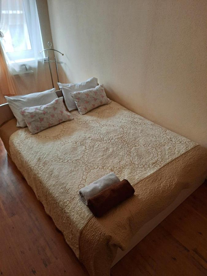 Apartment In The Historical City Center Чернивци Екстериор снимка
