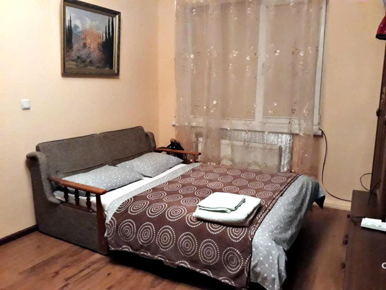 Apartment In The Historical City Center Чернивци Екстериор снимка